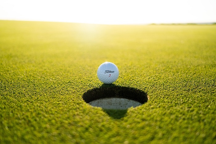 Chi phí chơi golf cho người mới bắt đầu cùng với cfun68