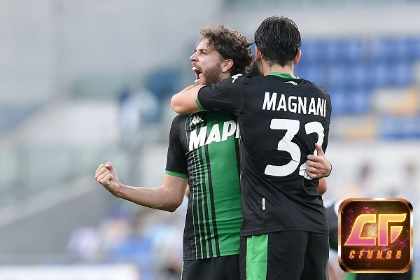 Áo đấu của Sassuolo lấy màu xanh đen làm chủ đạo