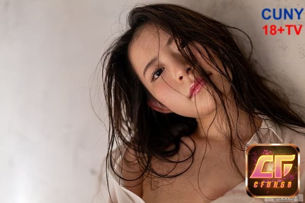 Ena thường xuất hiện trong các vai diễn học sinh, sinh viên