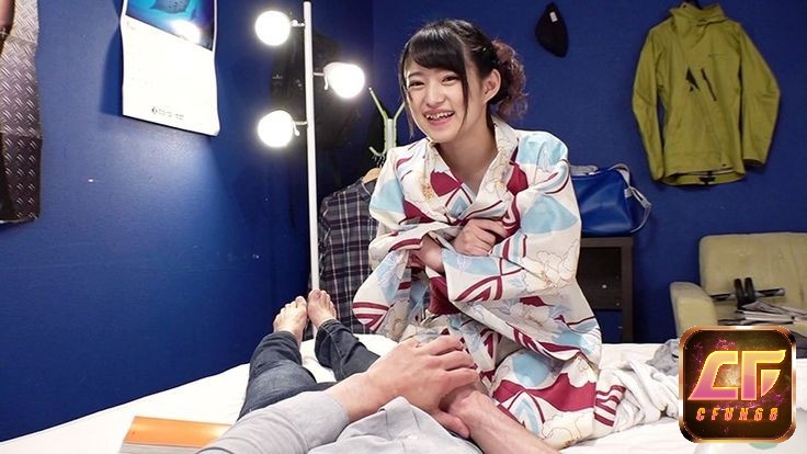 Mitsuki Nagisa là một diễn viên phim khiêu dâm nổi tiếng của Nhật Bản