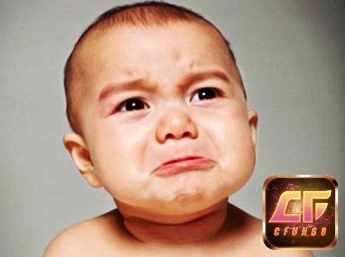 Mơ thấy bé trai đang khóc là điềm báo bạn có thể đang bị người khác hãm hại
