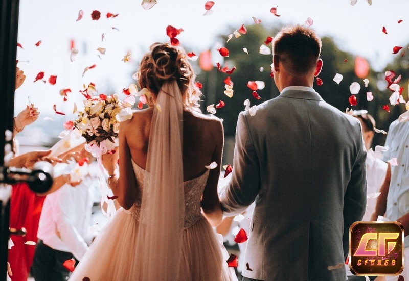 Nằm mơ thấy đám cưới của người quen rất may mắn