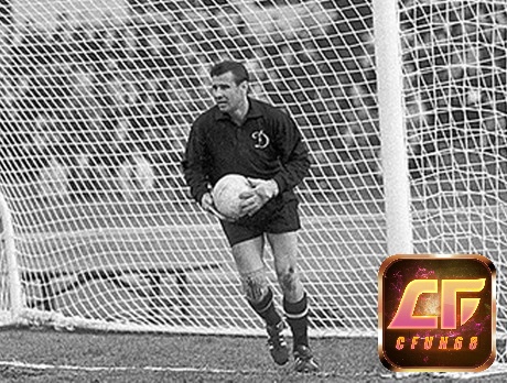 Lev Yashin luôn thi đấu đầy tự tin và ổn định