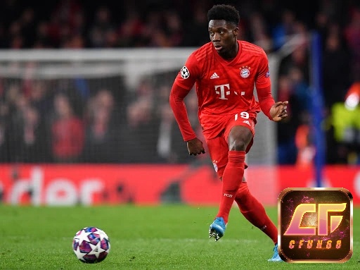 Alphonso Davies hỗ trợ rất tốt cho lối chơi chung của toàn đội