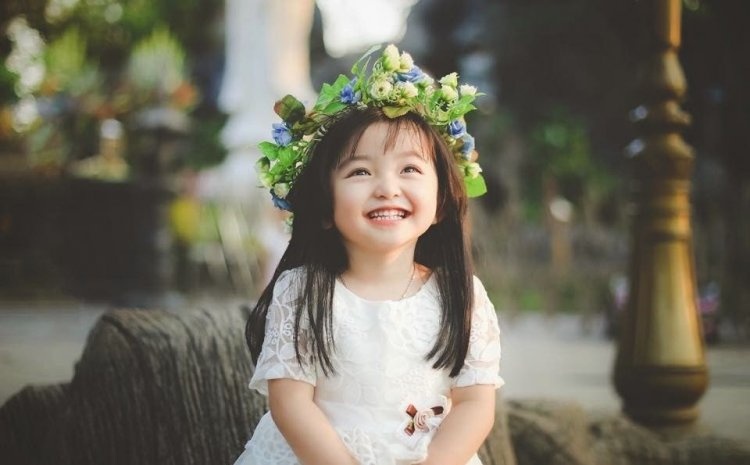 Mơ thấy bé gái là điềm gì? Đánh con số gì để phát tài?
