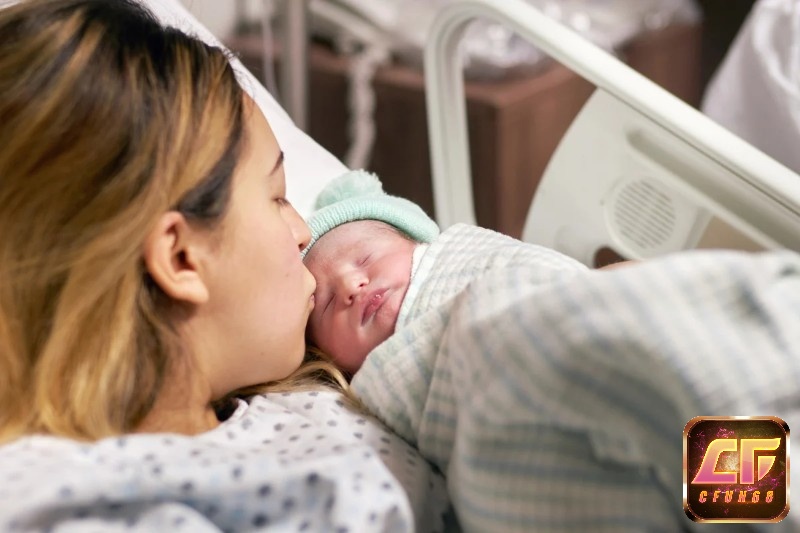 Mơ thấy mình sinh con là giấc mộng tốt lành về cả gia đình và công việc