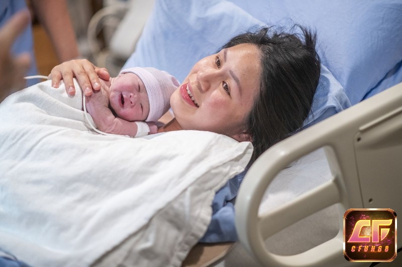 Ngủ mơ thấy sinh con đánh số gì mang lại tiền tài cho người mơ?