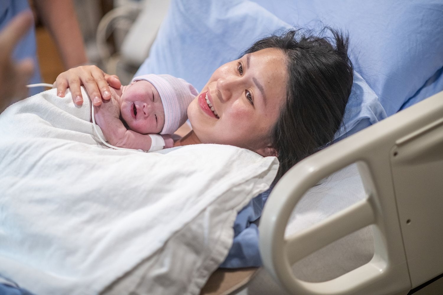 Mơ thấy sinh con đánh số gì trúng đề? Mơ sinh nở là điềm gì?