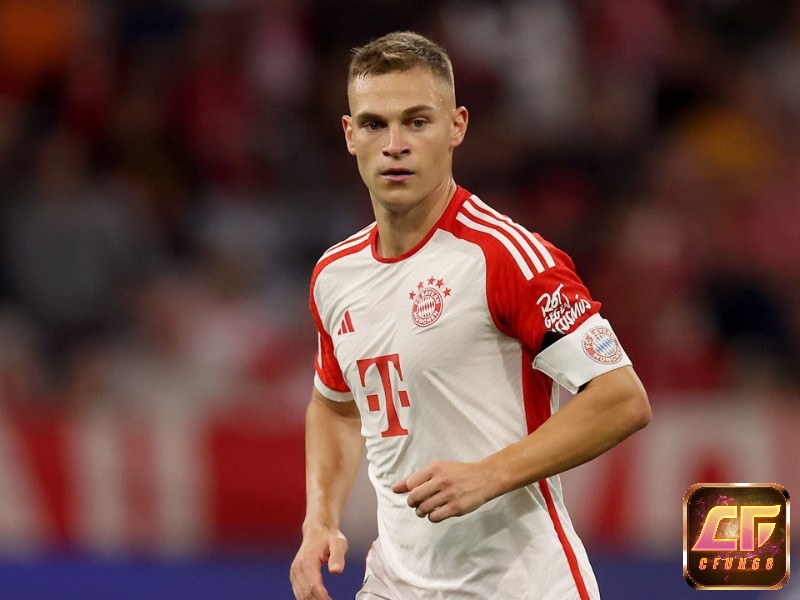 Tiền vệ người Đức vẫn duy trì vị thế của mình tại Bundesliga.
