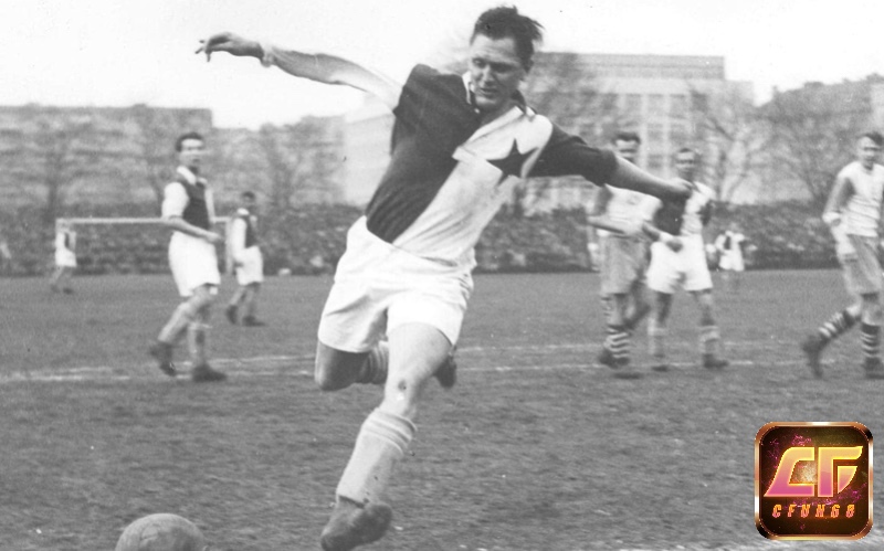 Josef Bican là một cầu thủ đầy tài năng và chuyên nghiệp