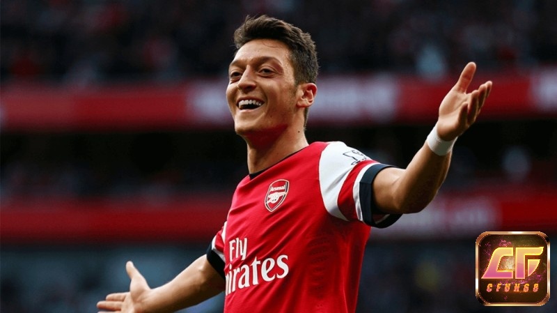 Trong top tiền vệ hay nhất C2 phải nhắc đến cầu thủ xuất sắc Mesut Özil