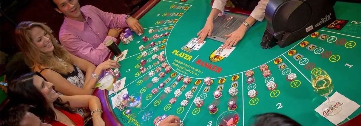 Hướng dẫn chơi bài baccarat chi tiết dành cho người mới 2025