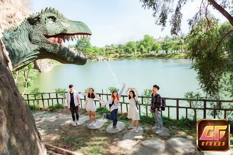 Mộng thấy đi du lịch cùng bạn bè ám chỉ sự may mắn 