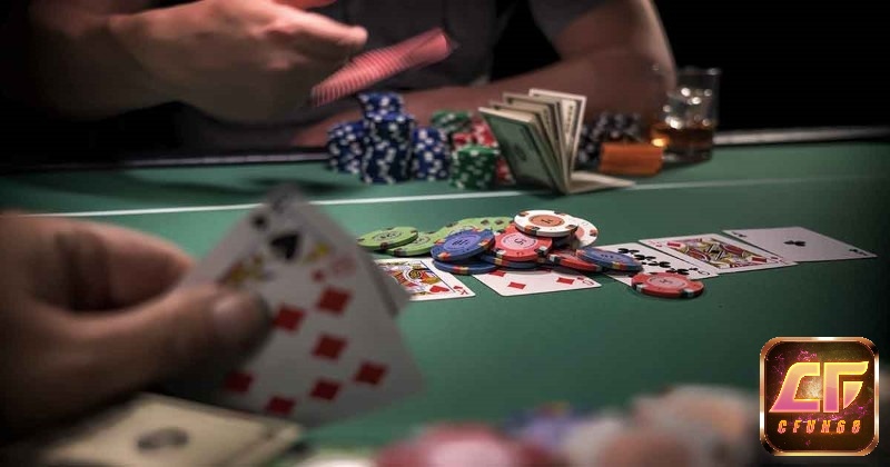 Ghi nhớ xếp hạng tay bài sẽ giúp bạn tăng cơ hội chiến thắng khi luyện tập cách chơi poker vn.