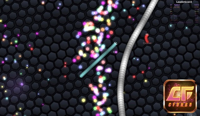 Ăn hạt năng lượng để tăng độ dài và leo top bảng xếp hạng game rắn slither io.