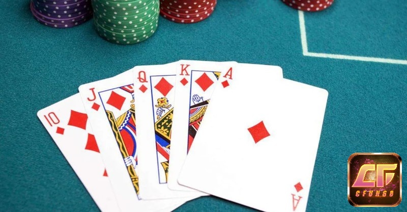 Cược vào khả năng xuất hiện hand Flush hoặc biến thể cao cấp như Royal Flush