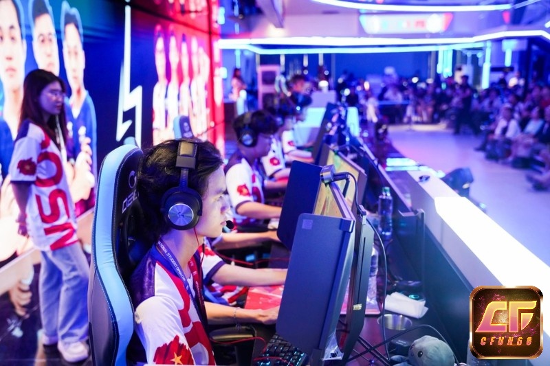 Game thủ trẻ tranh tài trong các giải bán chuyên như Road to Pro, bước đệm tiến tới đấu trường chuyên nghiệp.