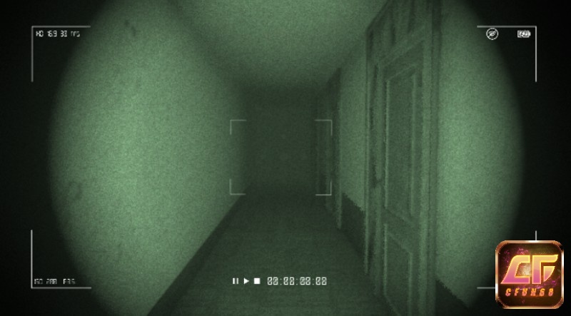 Âm thanh vang vọng trong hành lang tối tạo nên bầu không khí căng thẳng đặc trưng của Outlast