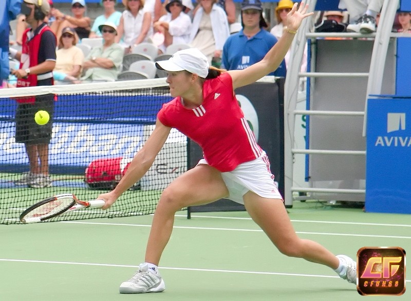 Justine Henin tay vợt nữ thấp thành công nhất